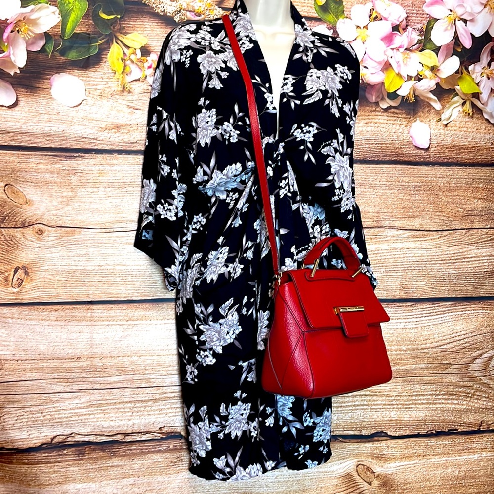 Spiritual Gangster Floral Black and White Kimono - Picture 6 of 10